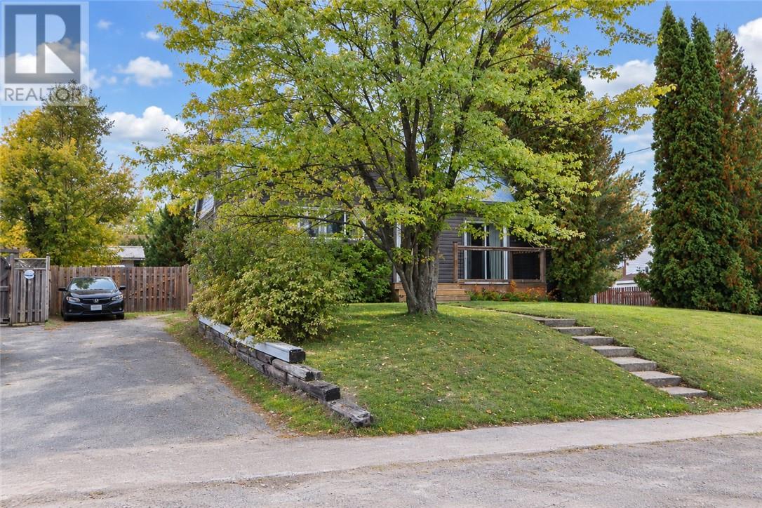 570 Main, Lively, Ontario  P3Y 1M9 - Photo 2 - 2130712