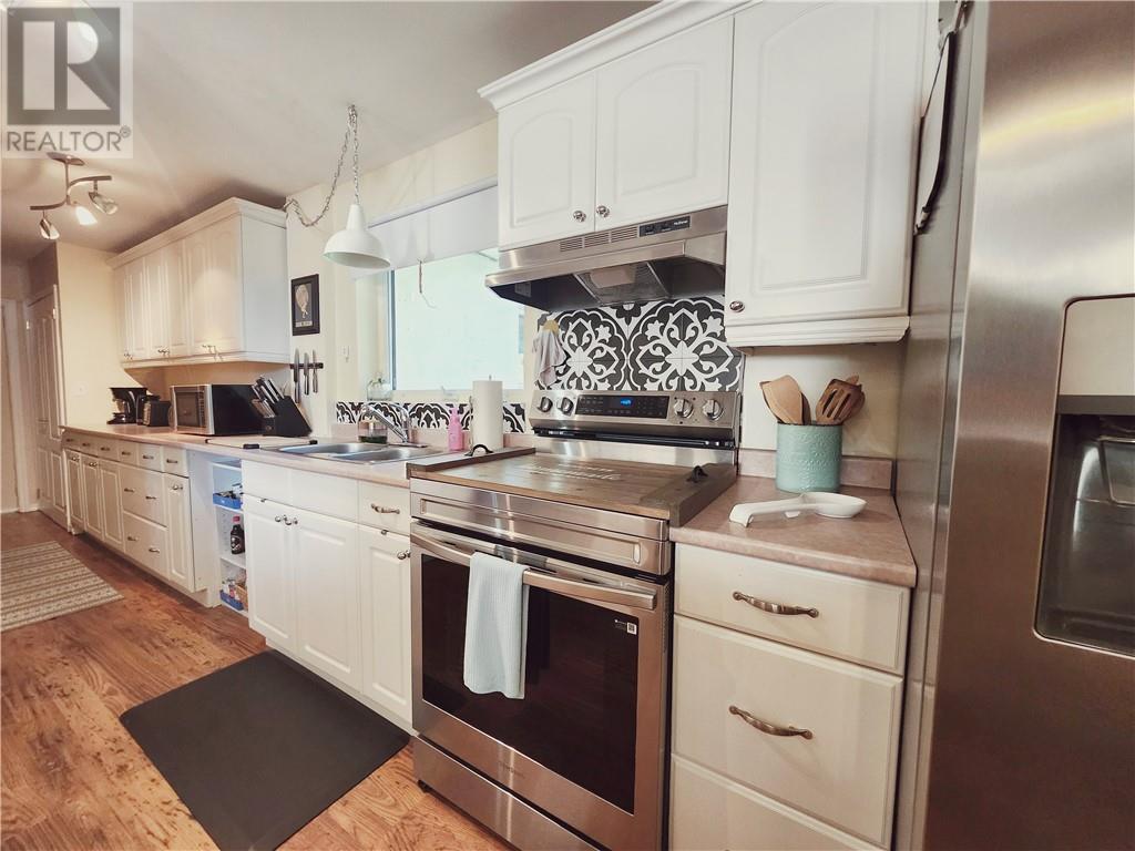 14 Collins, Copper Cliff, Ontario  P0M 1N0 - Photo 4 - 2130707