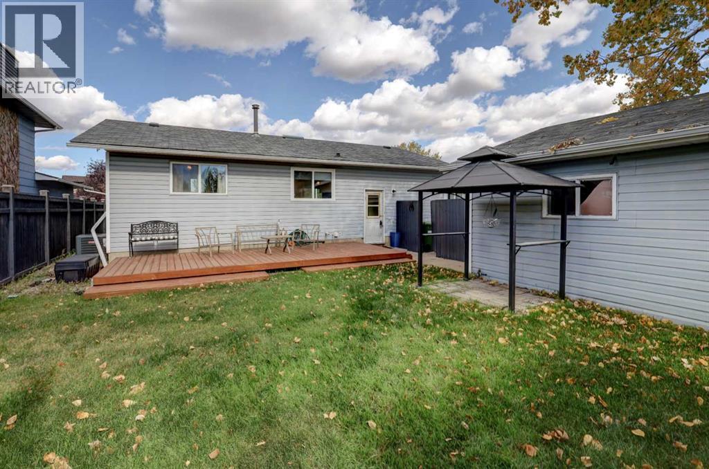 325 Flett Drive NE