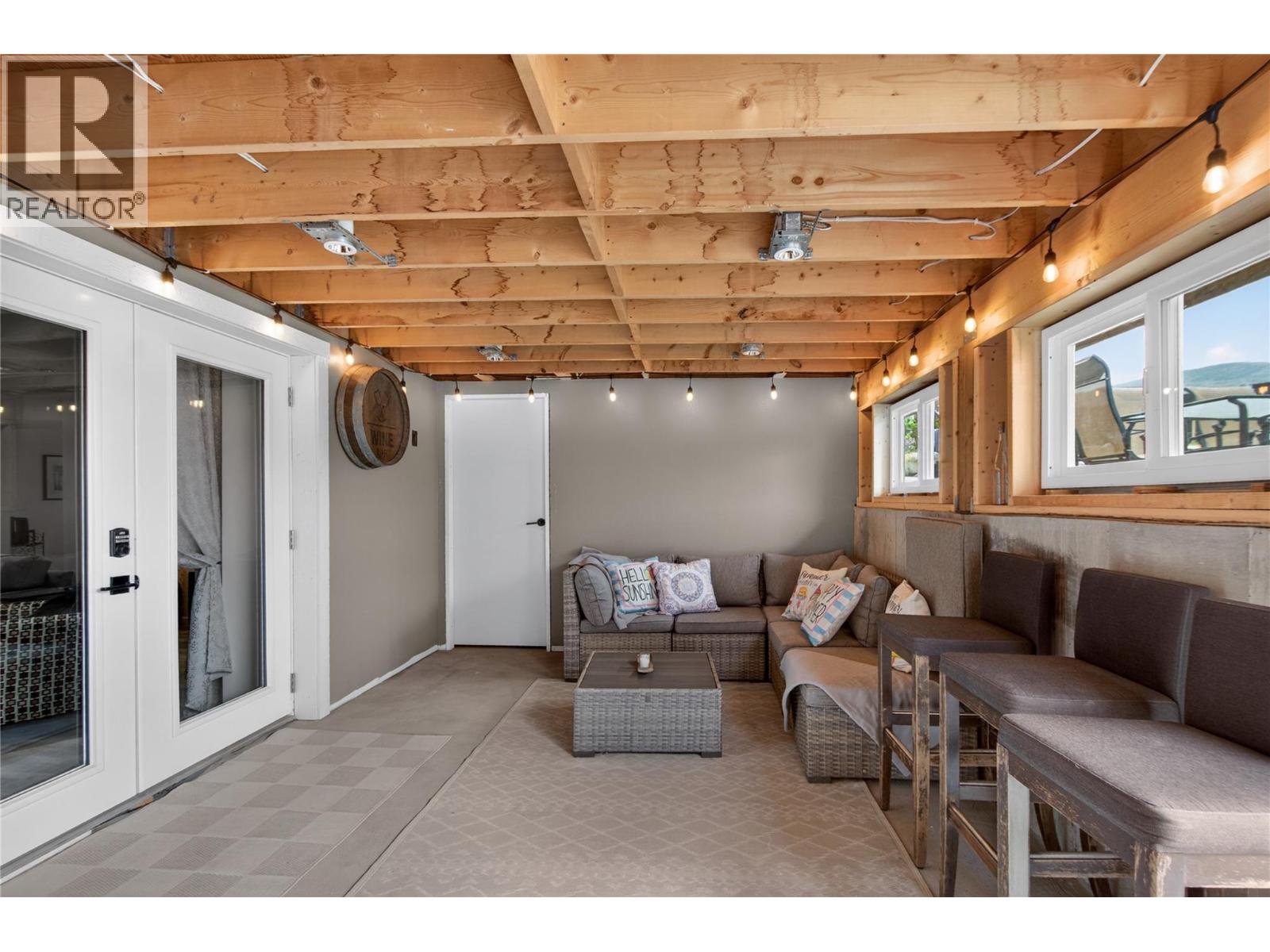 1070 Maccleave Avenue, Penticton, British Columbia  V2A 3C6 - Photo 40 - 10402386