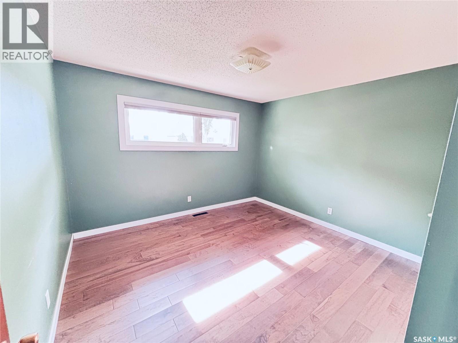 3708 Lakeview Avenue, Regina, Saskatchewan  S4S 1H5 - Photo 13 - SK050056