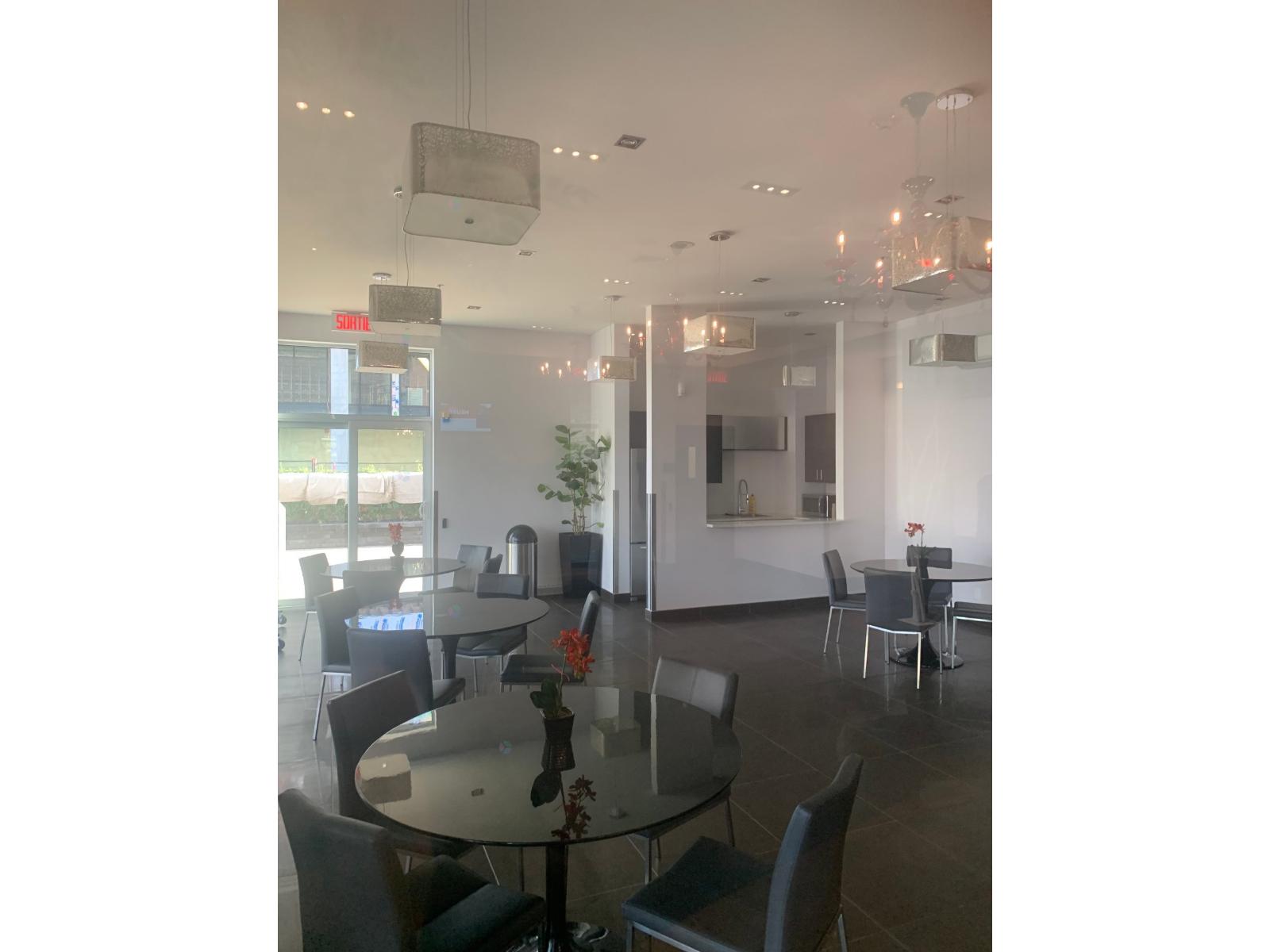 1800 Boul. Angrignon|#611 Montréal (LaSalle) Quebec Canada H8N0B8 5