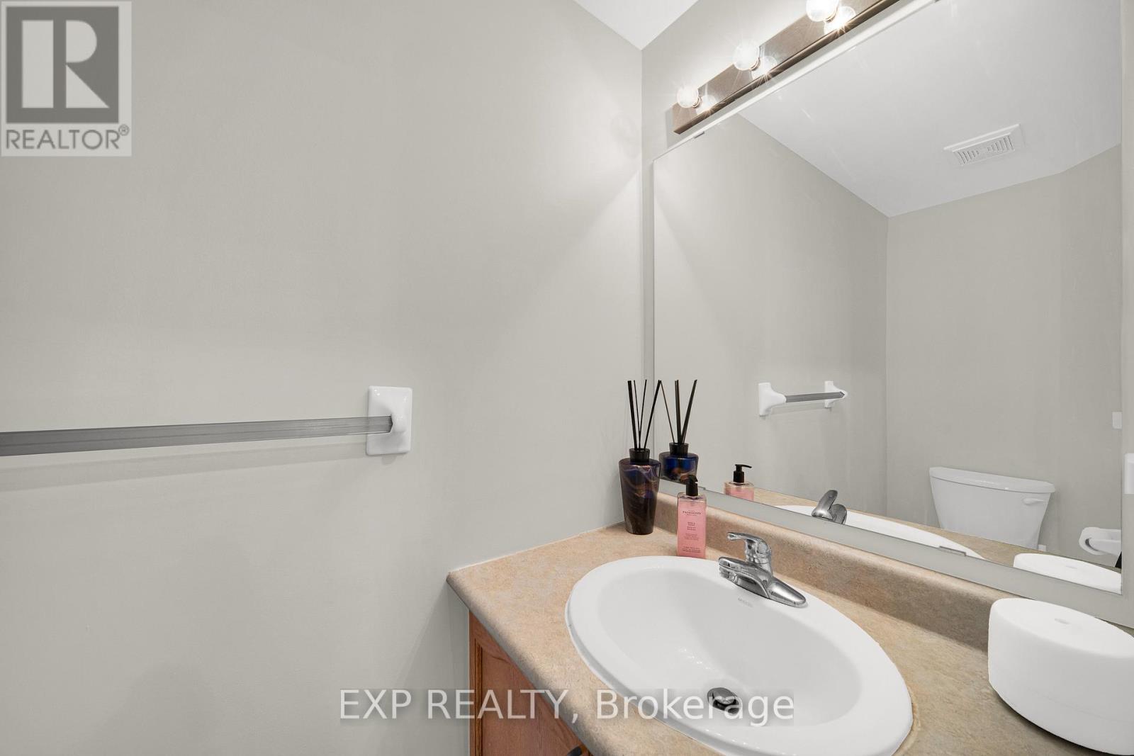 223 Monterey Drive, Ottawa, Ontario  K2H 7B1 - Photo 3 - X13851404