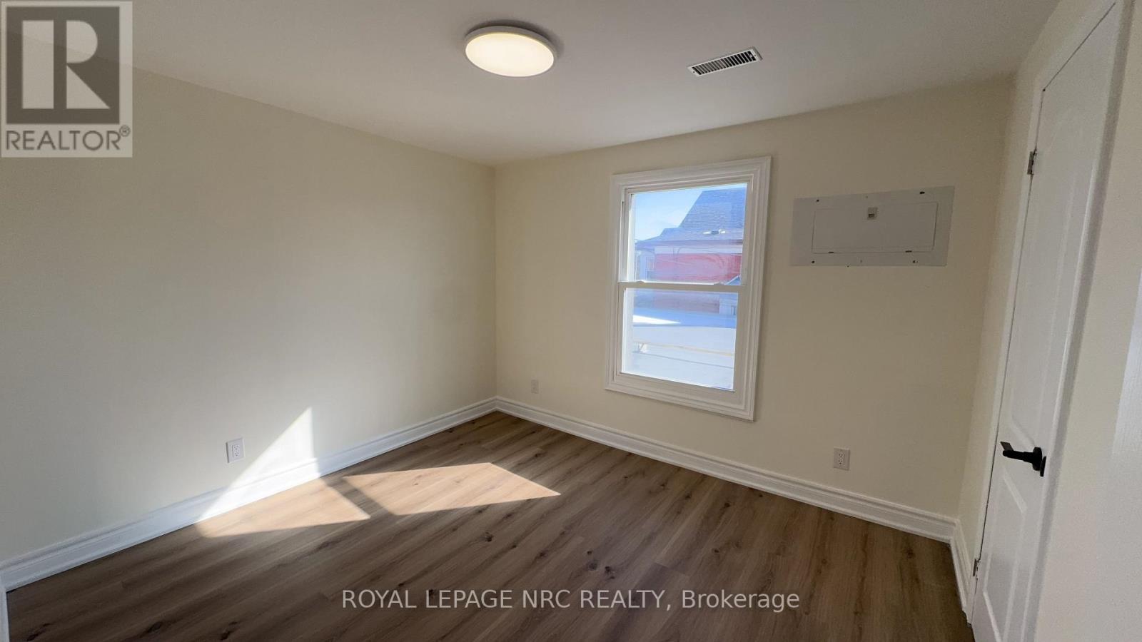 4677 Crysler Avenue, Niagara Falls (Downtown), Ontario  L2E 3V7 - Photo 27 - X13851428