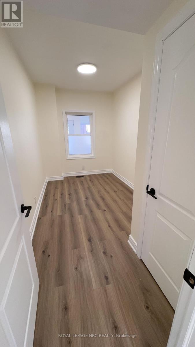 4677 Crysler Avenue, Niagara Falls (Downtown), Ontario  L2E 3V7 - Photo 43 - X13851428