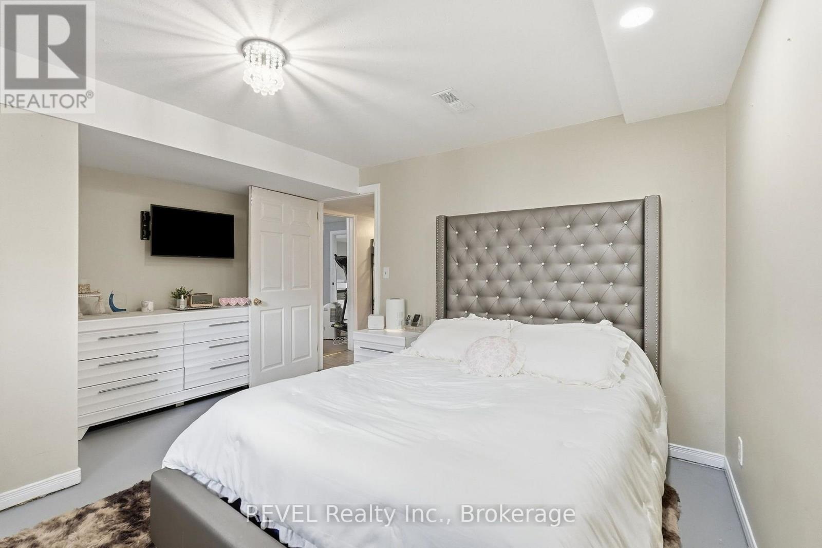 3 Ormond Street N, Thorold, Ontario  L2V 1Y6 - Photo 36 - X13851446