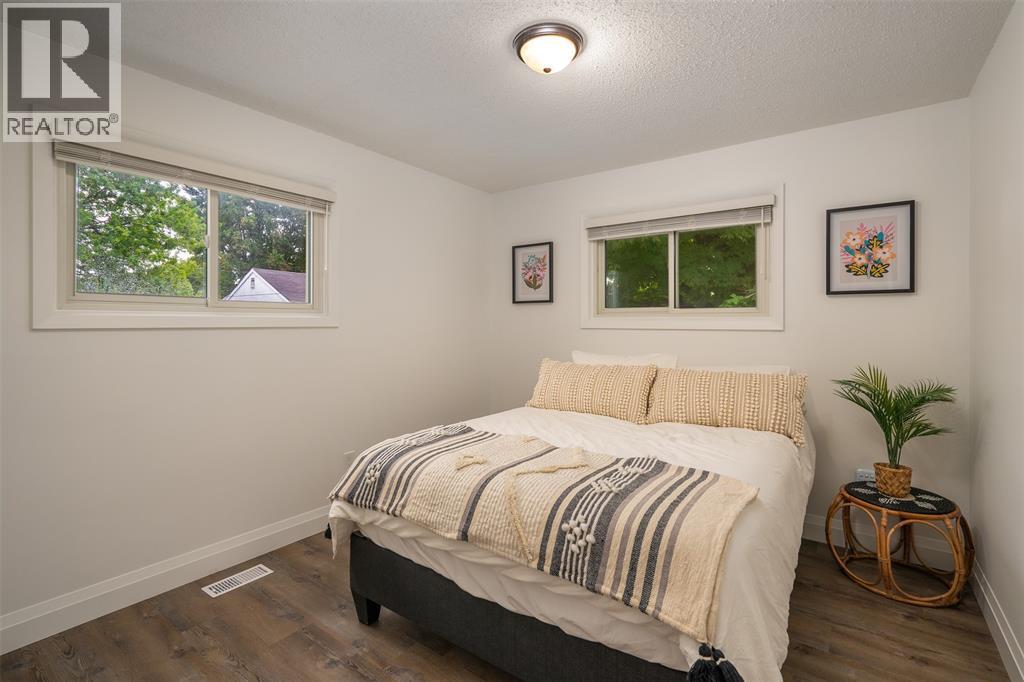 32 Louisa Street, Point Edward, Ontario  N7V 1W1 - Photo 13 - 26024006