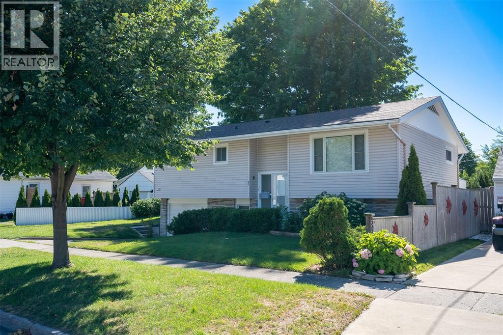 32 Louisa Street, Point Edward, Ontario  N7V 1W1 - Photo 22 - 26024006