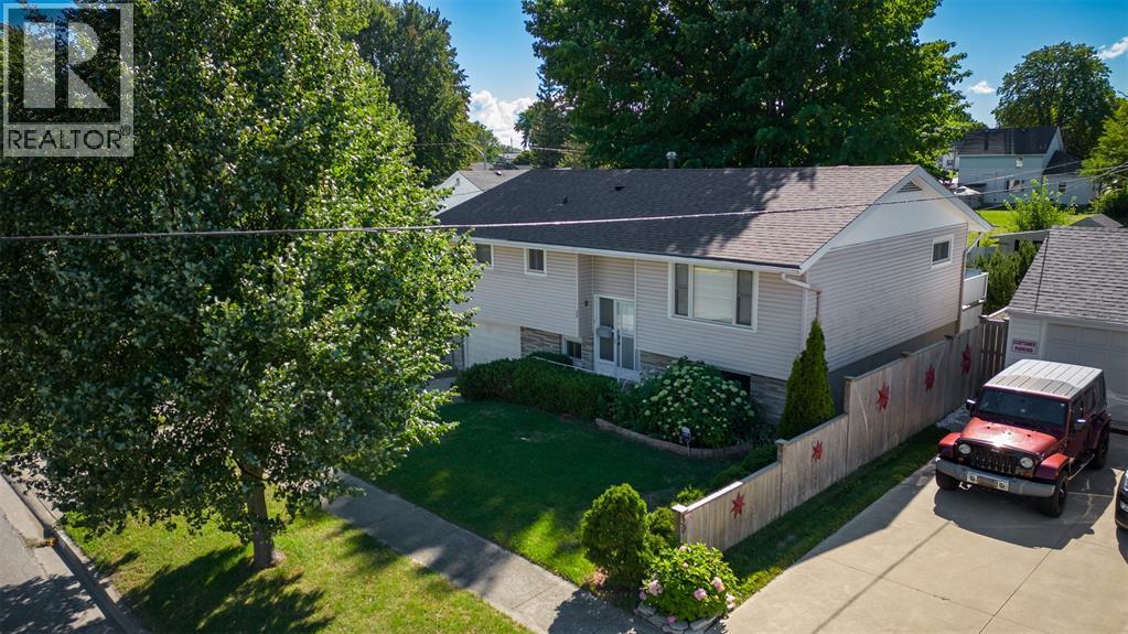 32 Louisa Street, Point Edward, Ontario  N7V 1W1 - Photo 23 - 26024006