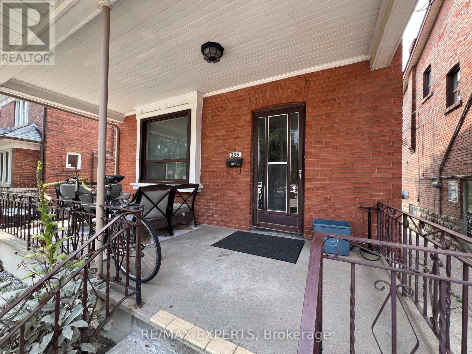 2nd Floor - 366 Lauder Avenue, Toronto, Ontario  M6E 3H8 - Photo 2 - C13851124