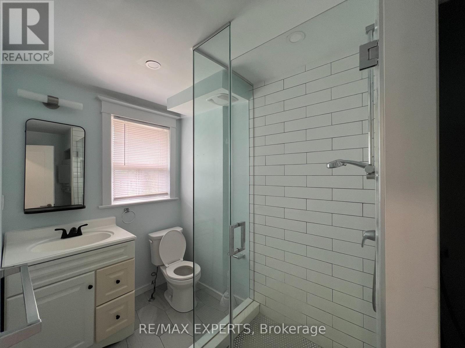2nd Floor - 366 Lauder Avenue, Toronto, Ontario  M6E 3H8 - Photo 21 - C13851124