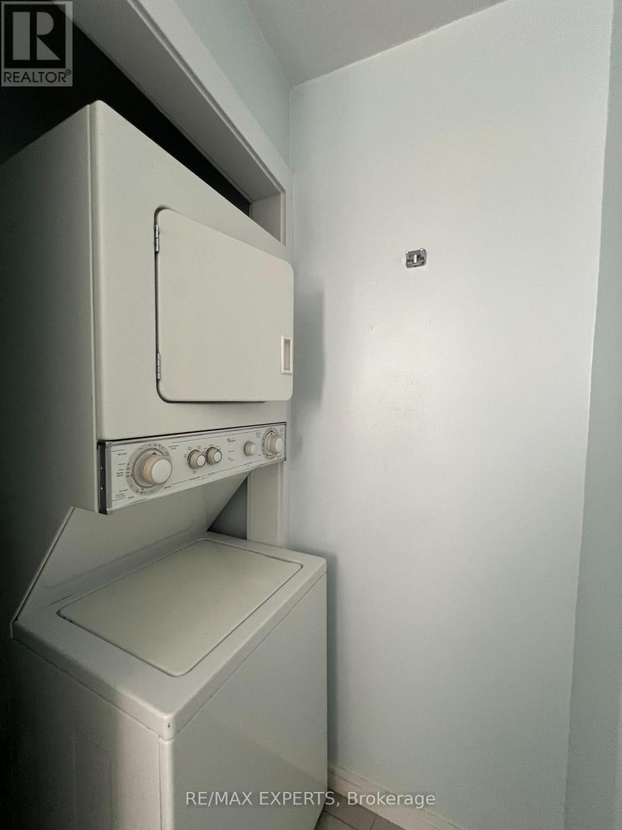 2nd Floor - 366 Lauder Avenue, Toronto, Ontario  M6E 3H8 - Photo 23 - C13851124