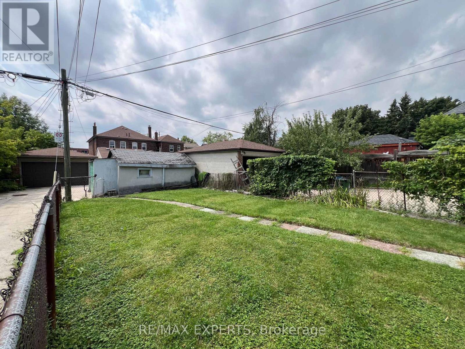 2nd Floor - 366 Lauder Avenue, Toronto, Ontario  M6E 3H8 - Photo 25 - C13851124