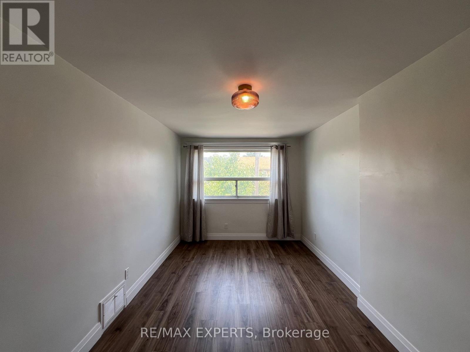 2nd Floor - 366 Lauder Avenue, Toronto, Ontario  M6E 3H8 - Photo 6 - C13851124
