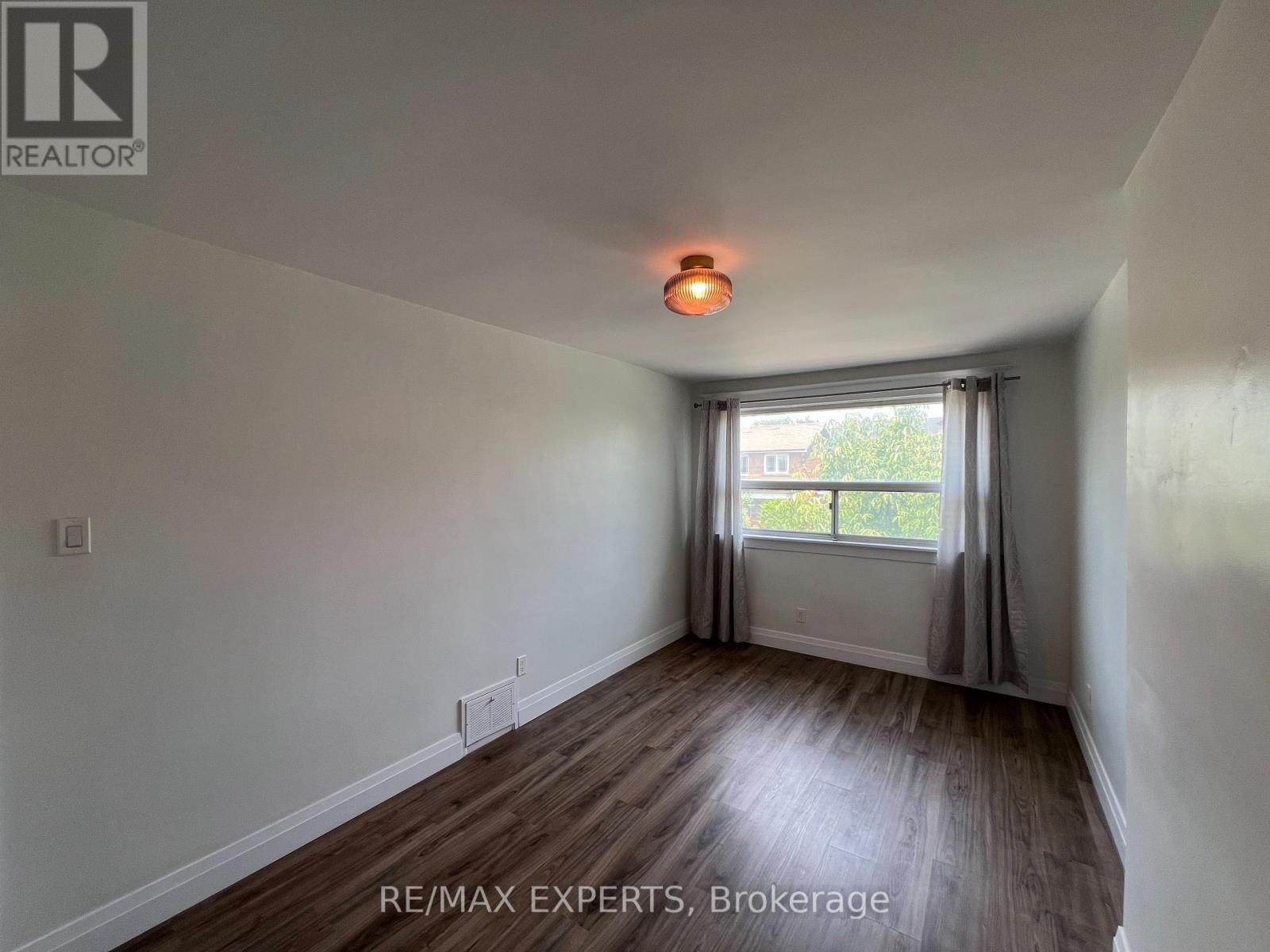 2nd Floor - 366 Lauder Avenue, Toronto, Ontario  M6E 3H8 - Photo 7 - C13851124