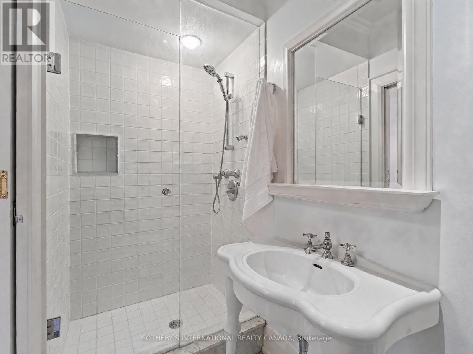 91 Braemore Gardens, Toronto, Ontario  M6G 2C7 - Photo 16 - C13851128