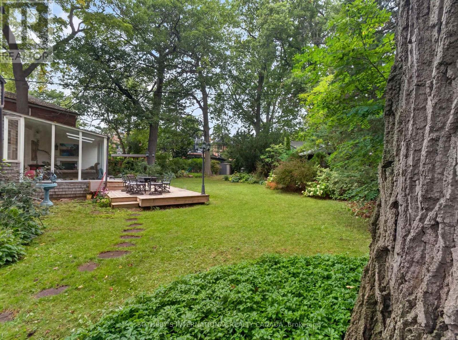 91 Braemore Gardens, Toronto, Ontario  M6G 2C7 - Photo 34 - C13851128