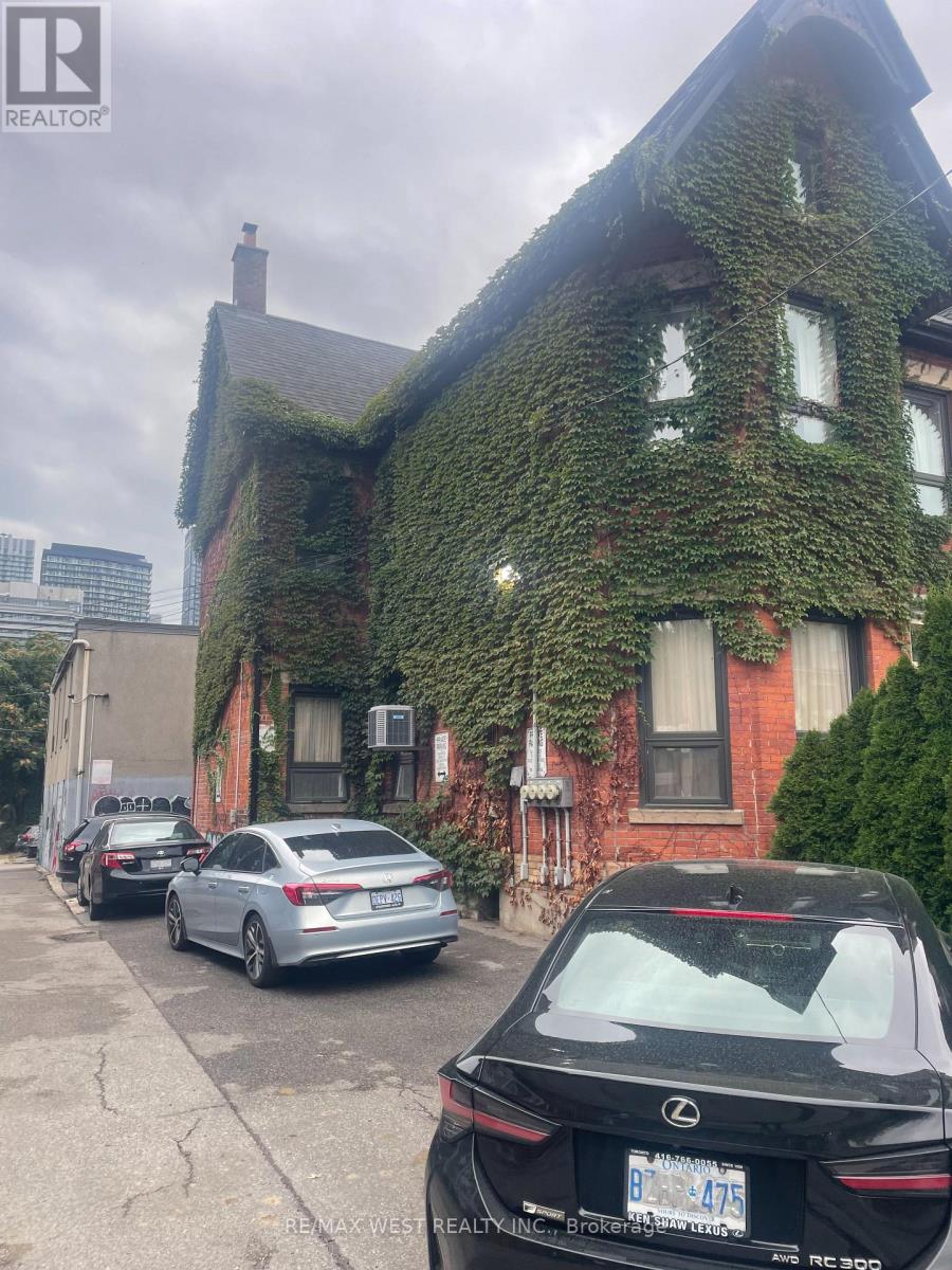 202 Rear - 13 Grange Avenue, Toronto, Ontario  M5T 1C6 - Photo 2 - C13851156