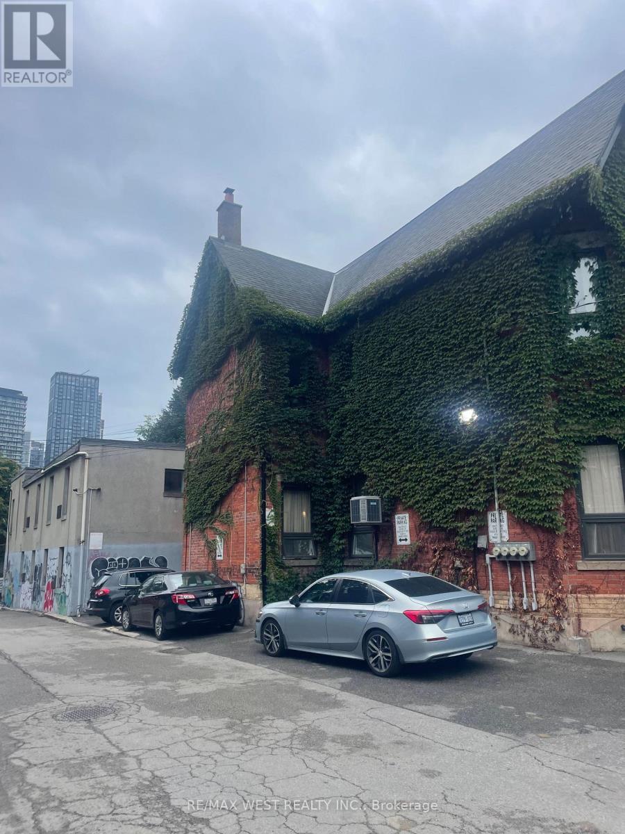 202 Rear - 13 Grange Avenue, Toronto, Ontario  M5T 1C6 - Photo 3 - C13851156