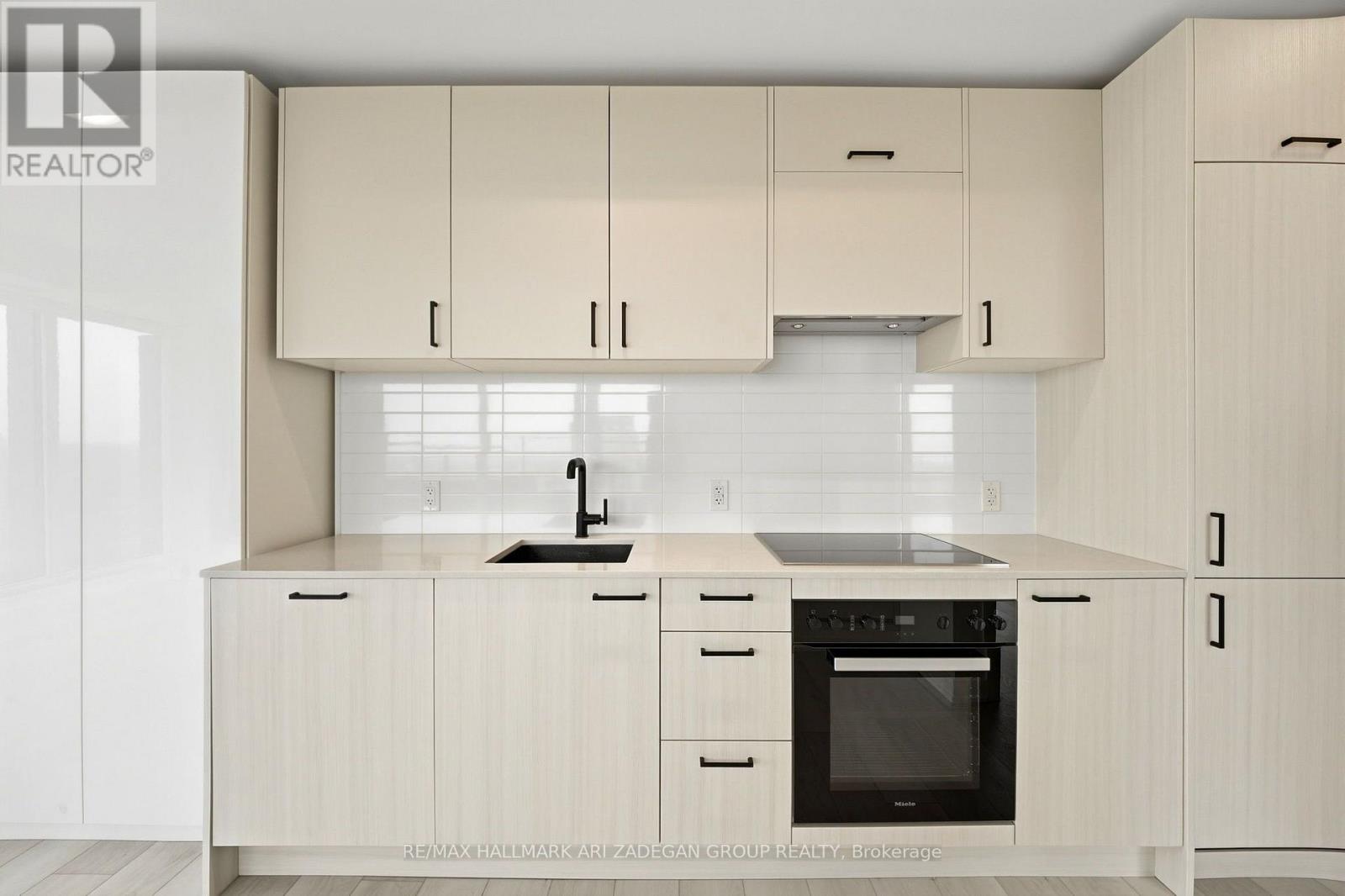 3807 - 1 Quarrington Lane, Toronto, Ontario  M3C 0S4 - Photo 10 - C13851256