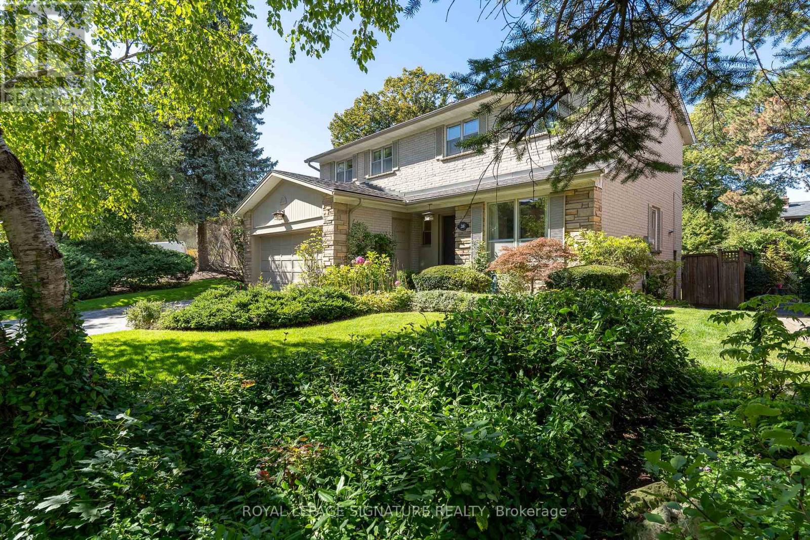 38 Danville Drive, Toronto, Ontario  M2P 1J1 - Photo 2 - C13851302