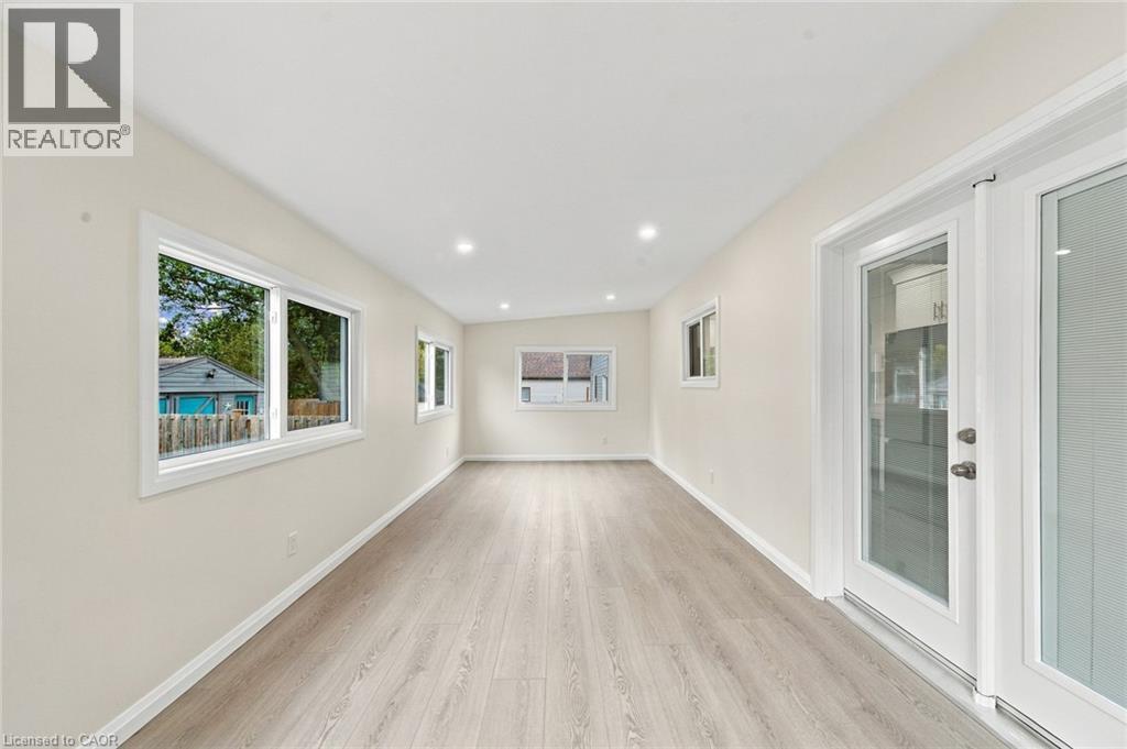 294 East 28th Street, Hamilton, Ontario  L8V 3J3 - Photo 15 - 40867862