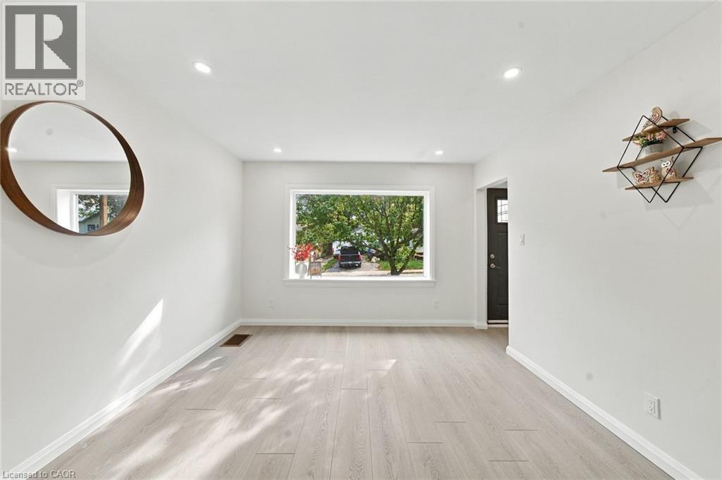 294 East 28th Street, Hamilton, Ontario  L8V 3J3 - Photo 3 - 40867862