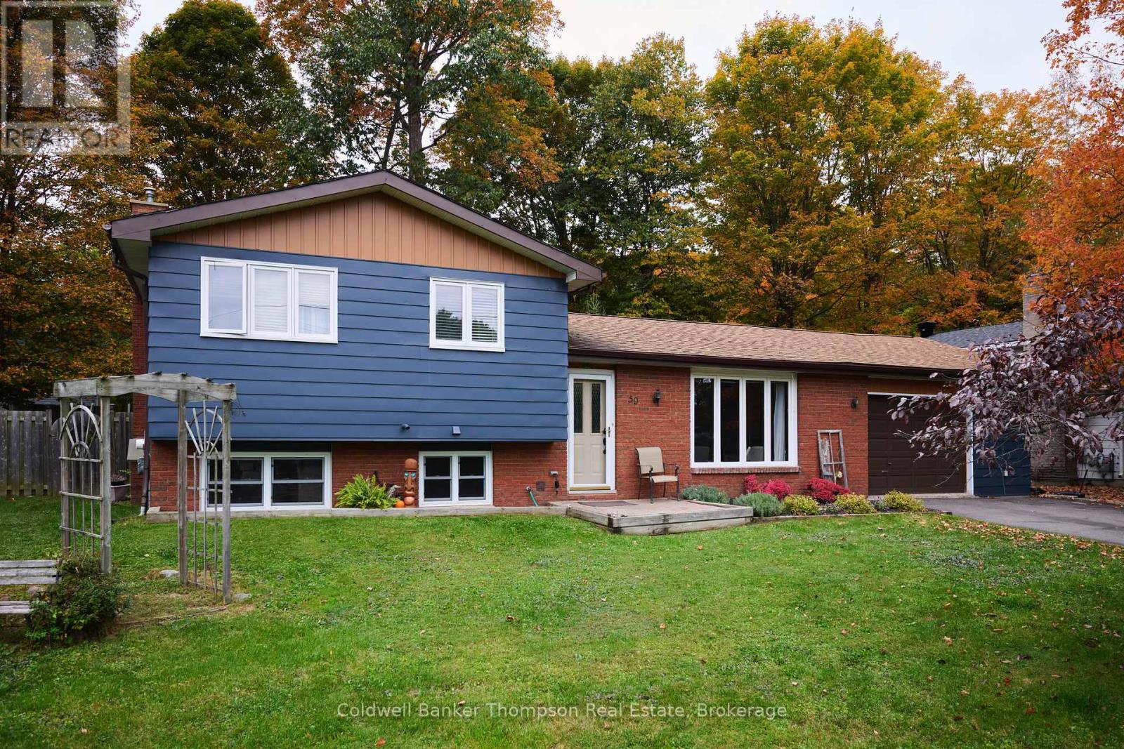 59 HUBBEL CRESCENT, Huntsville, Ontario