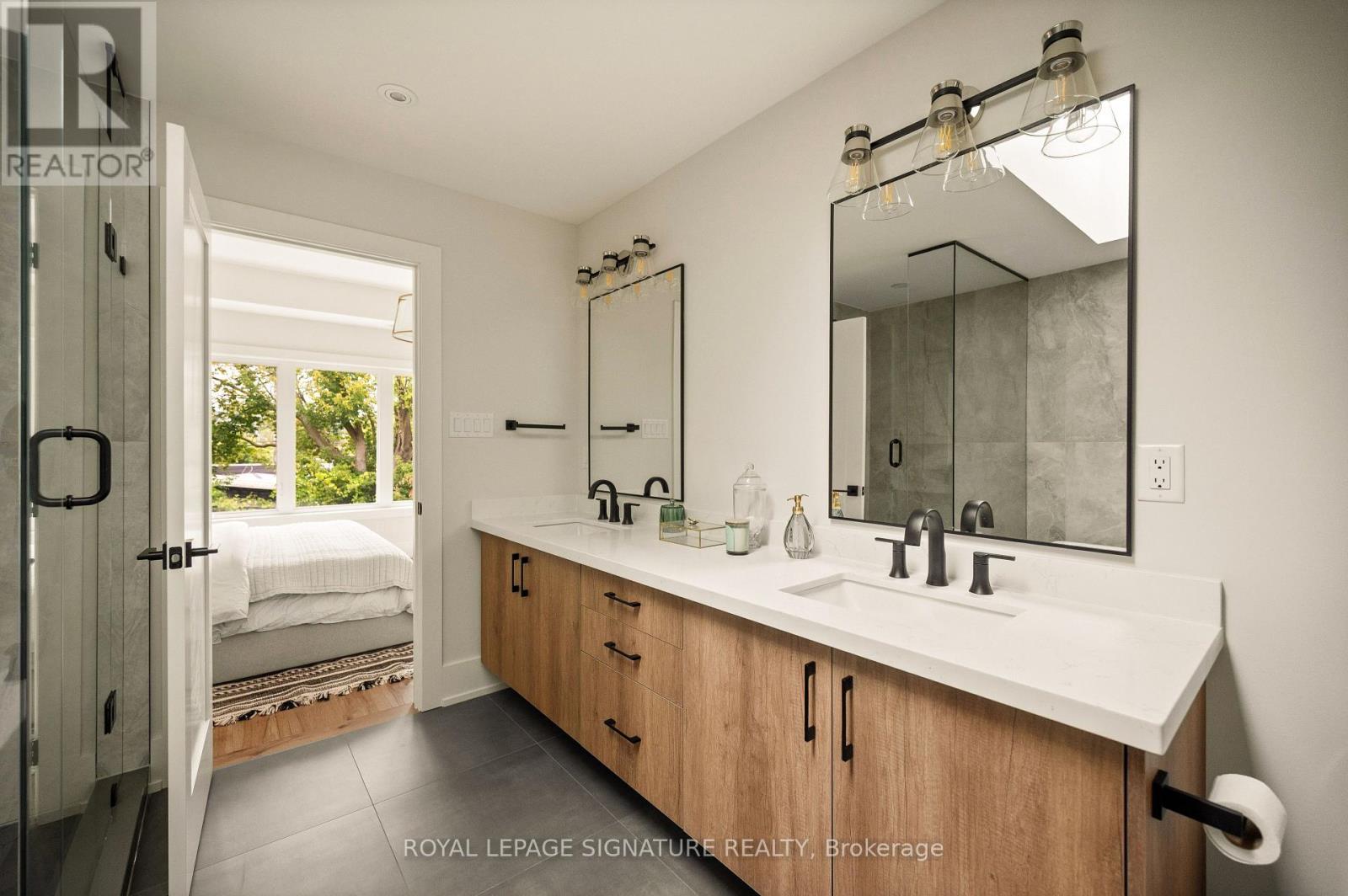 62 Ash Crescent, Toronto, Ontario  M8W 1E6 - Photo 26 - W13850824