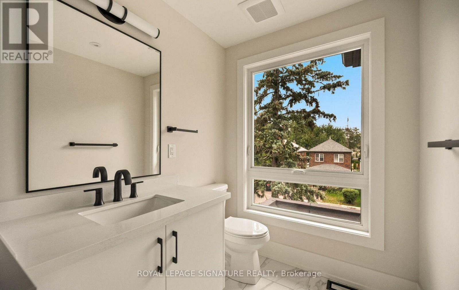 62 Ash Crescent, Toronto, Ontario  M8W 1E6 - Photo 35 - W13850824