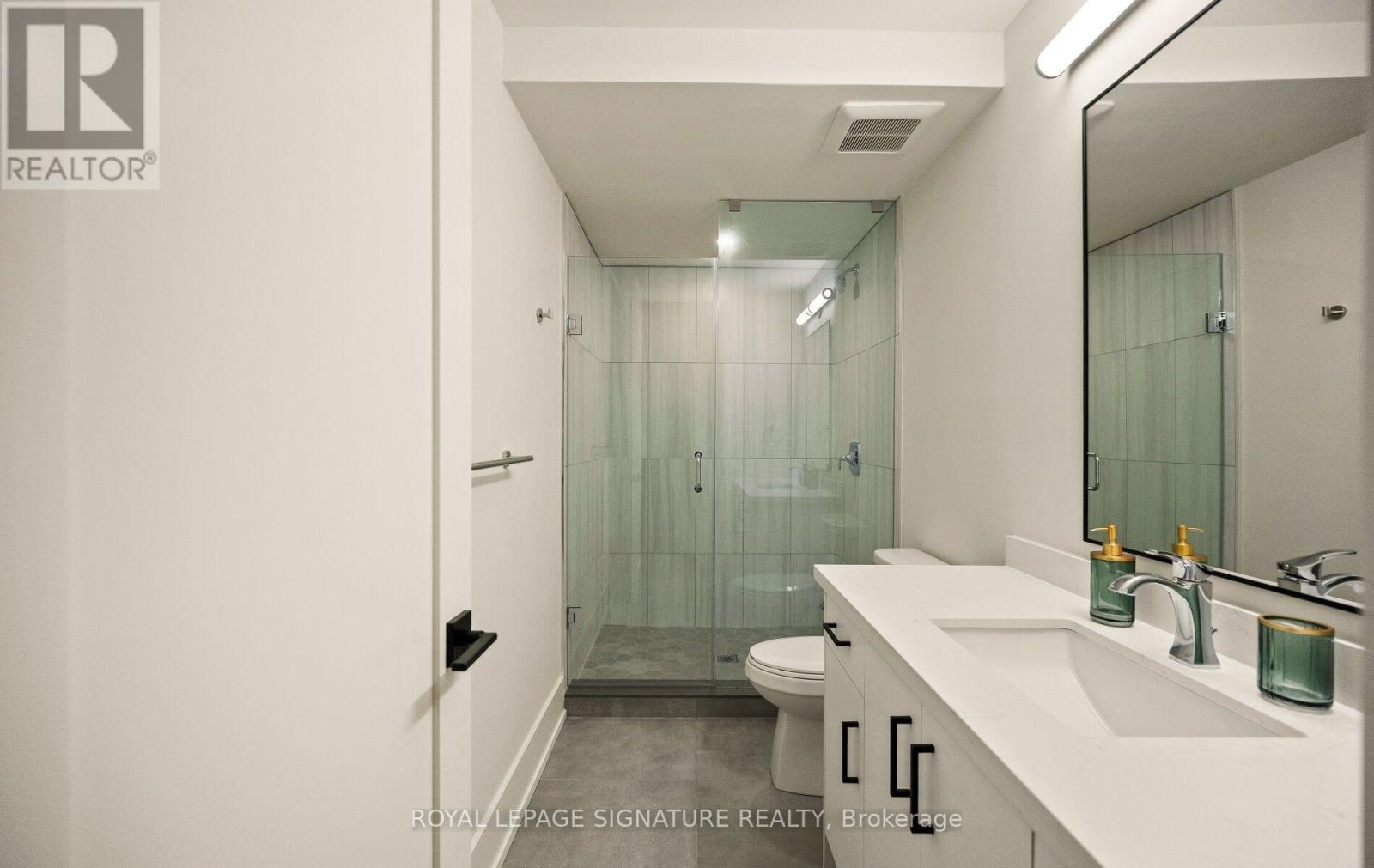 62 Ash Crescent, Toronto, Ontario  M8W 1E6 - Photo 39 - W13850824