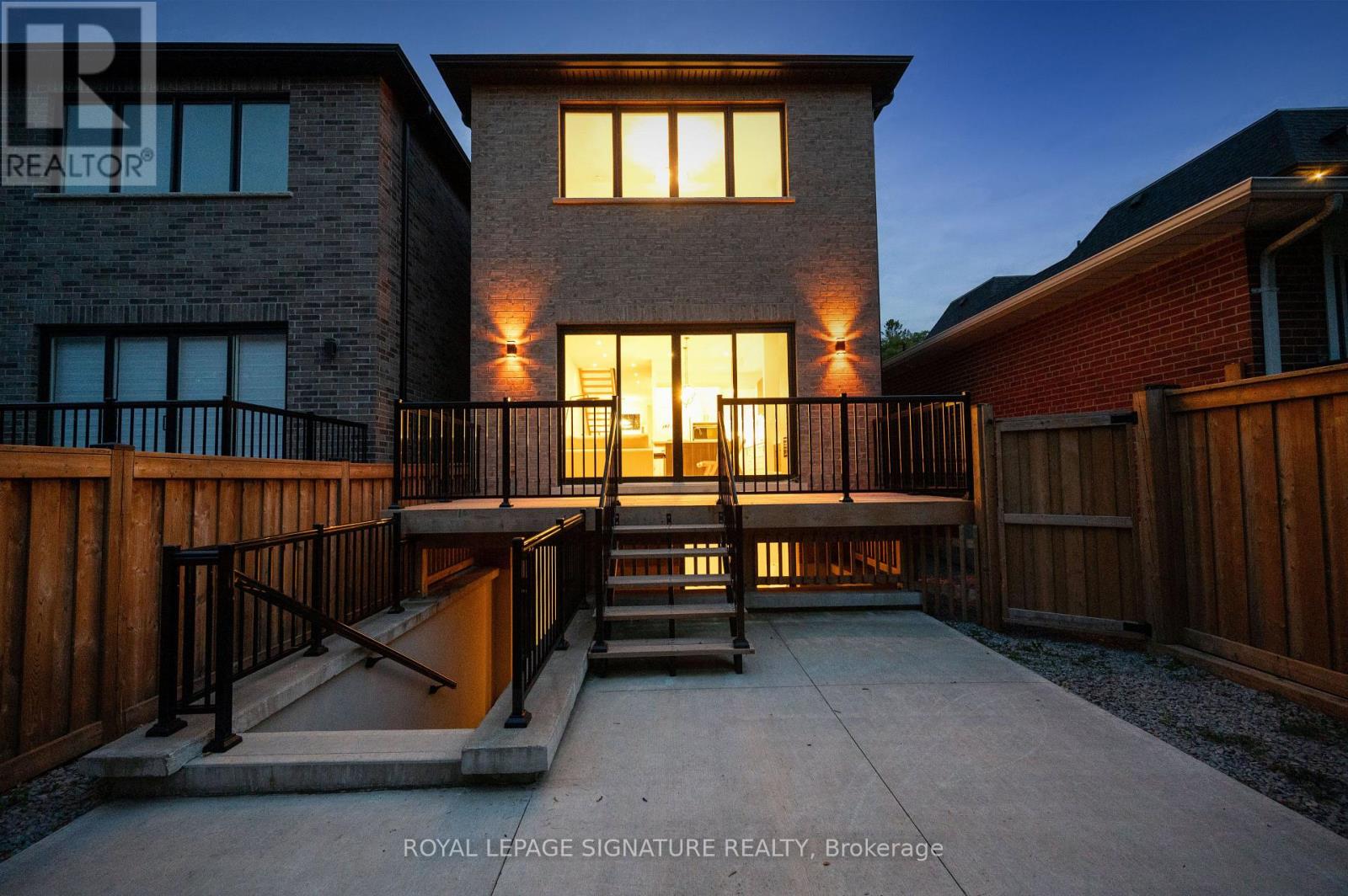 62 Ash Crescent, Toronto, Ontario  M8W 1E6 - Photo 42 - W13850824
