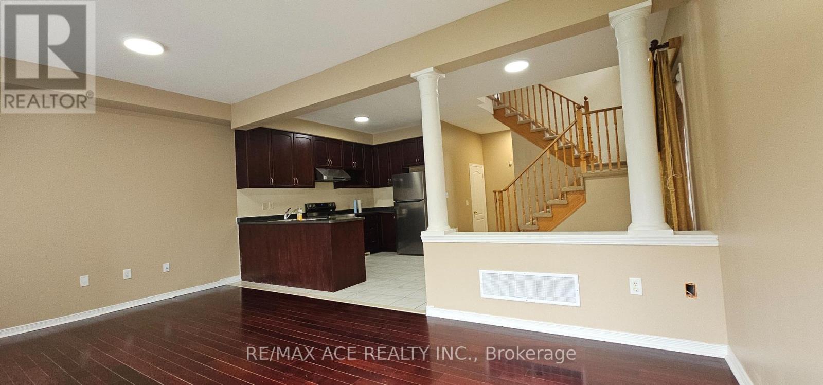46 Ralph Chalmers Avenue, Markham, Ontario  L6E 2C3 - Photo 13 - N13851378