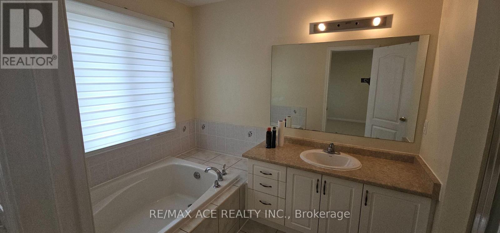 46 Ralph Chalmers Avenue, Markham, Ontario  L6E 2C3 - Photo 29 - N13851378