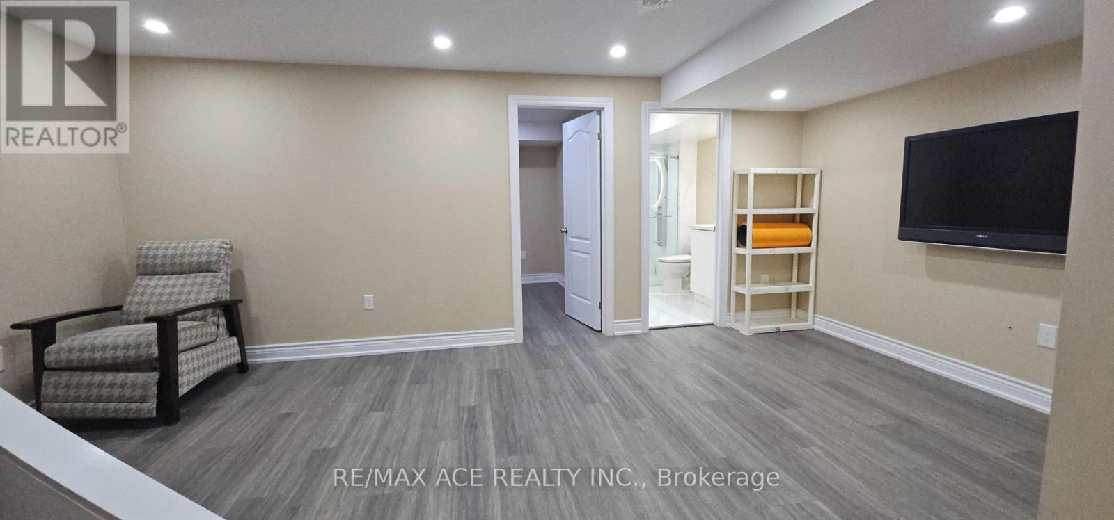46 Ralph Chalmers Avenue, Markham, Ontario  L6E 2C3 - Photo 35 - N13851378