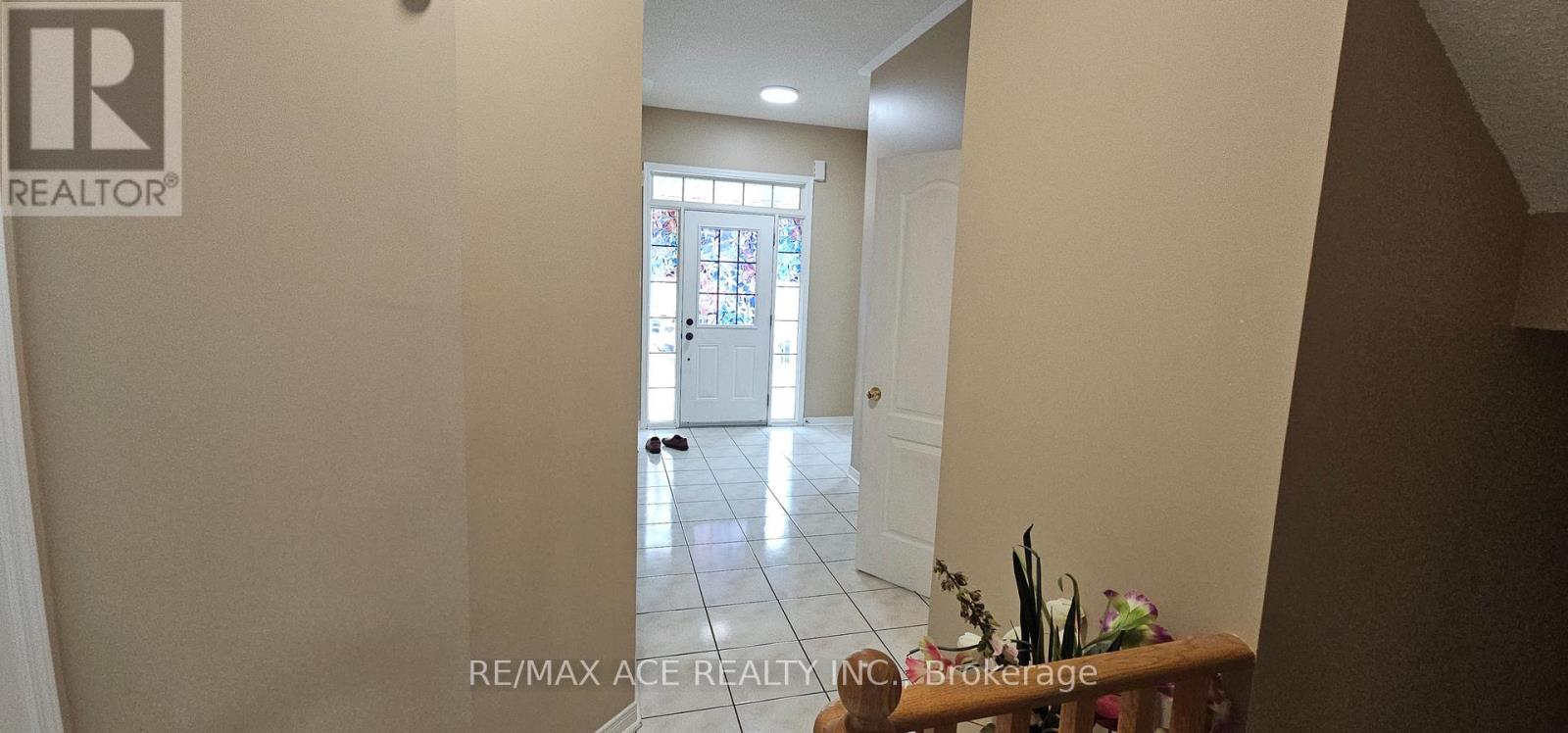 46 Ralph Chalmers Avenue, Markham, Ontario  L6E 2C3 - Photo 5 - N13851378