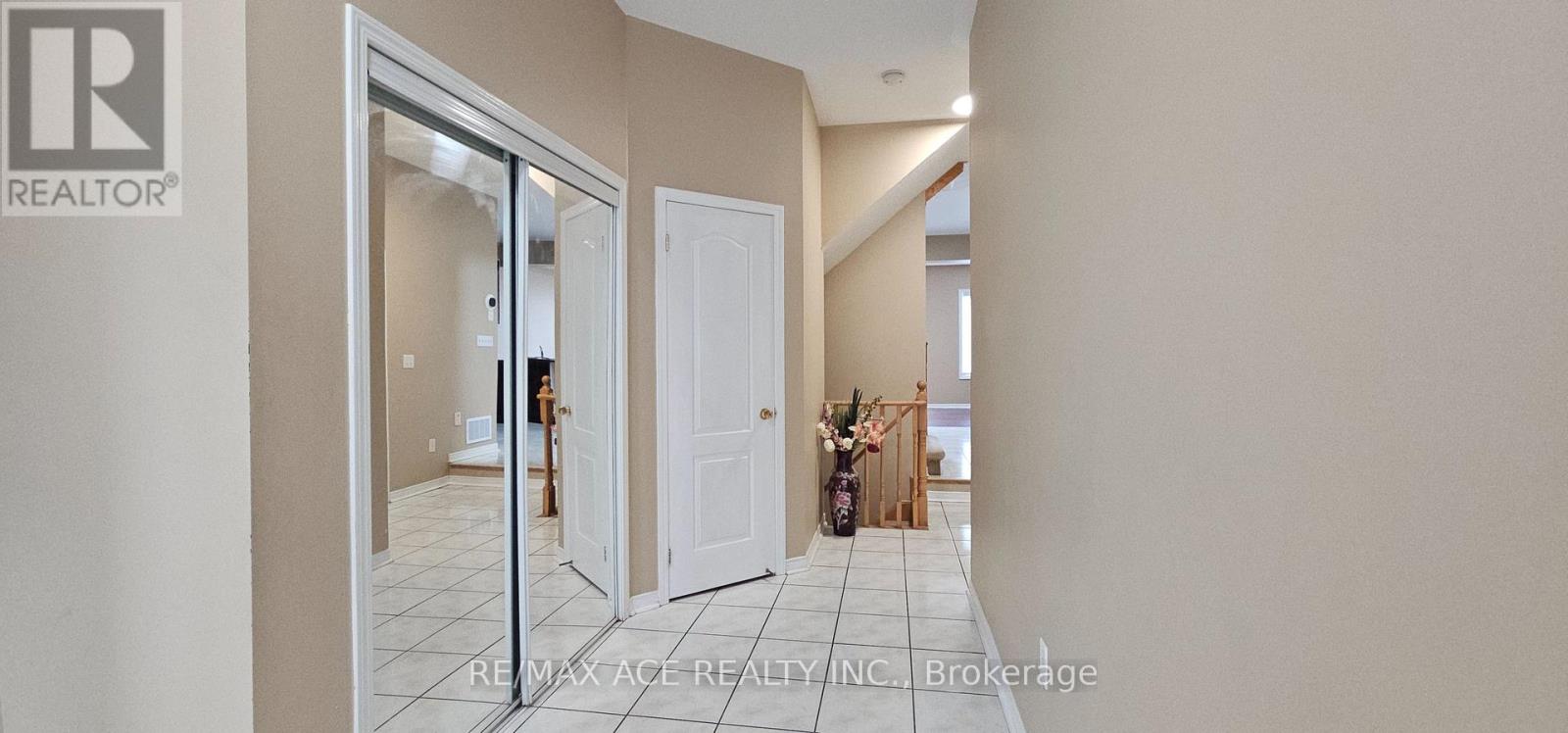 46 Ralph Chalmers Avenue, Markham, Ontario  L6E 2C3 - Photo 6 - N13851378