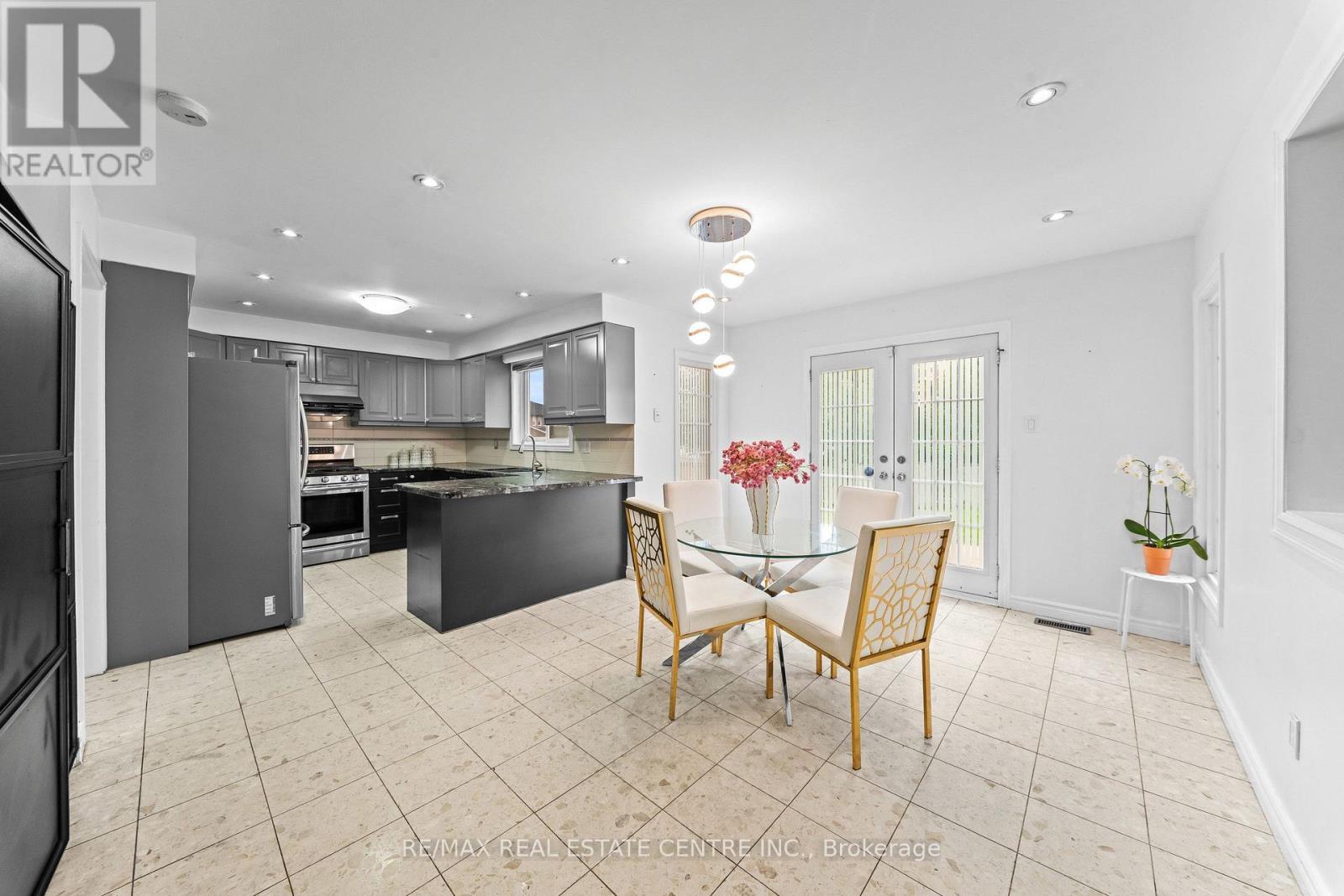2 Hollyburn Court, Vaughan, Ontario  L4L 6G2 - Photo 16 - N13851396