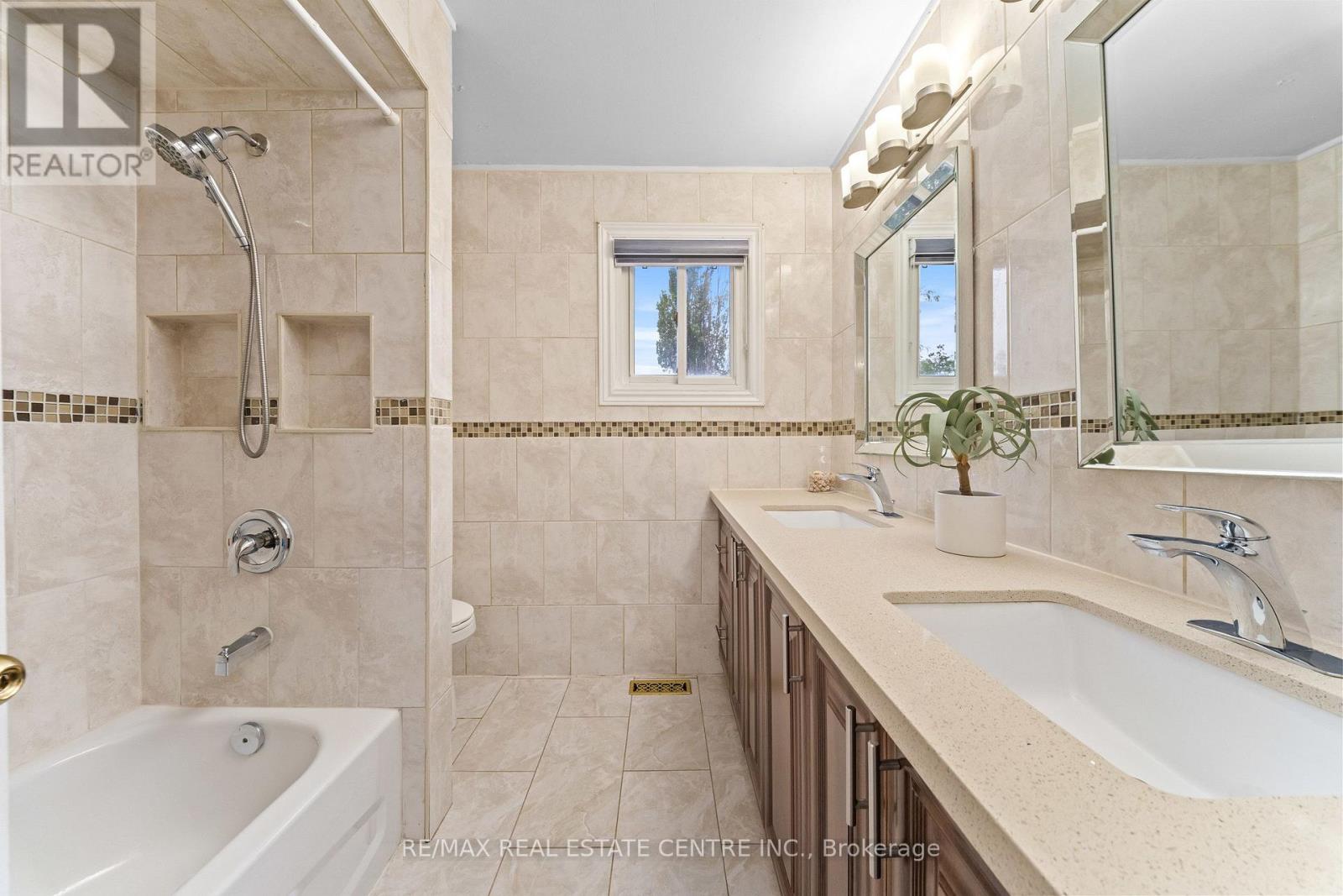 2 Hollyburn Court, Vaughan, Ontario  L4L 6G2 - Photo 31 - N13851396