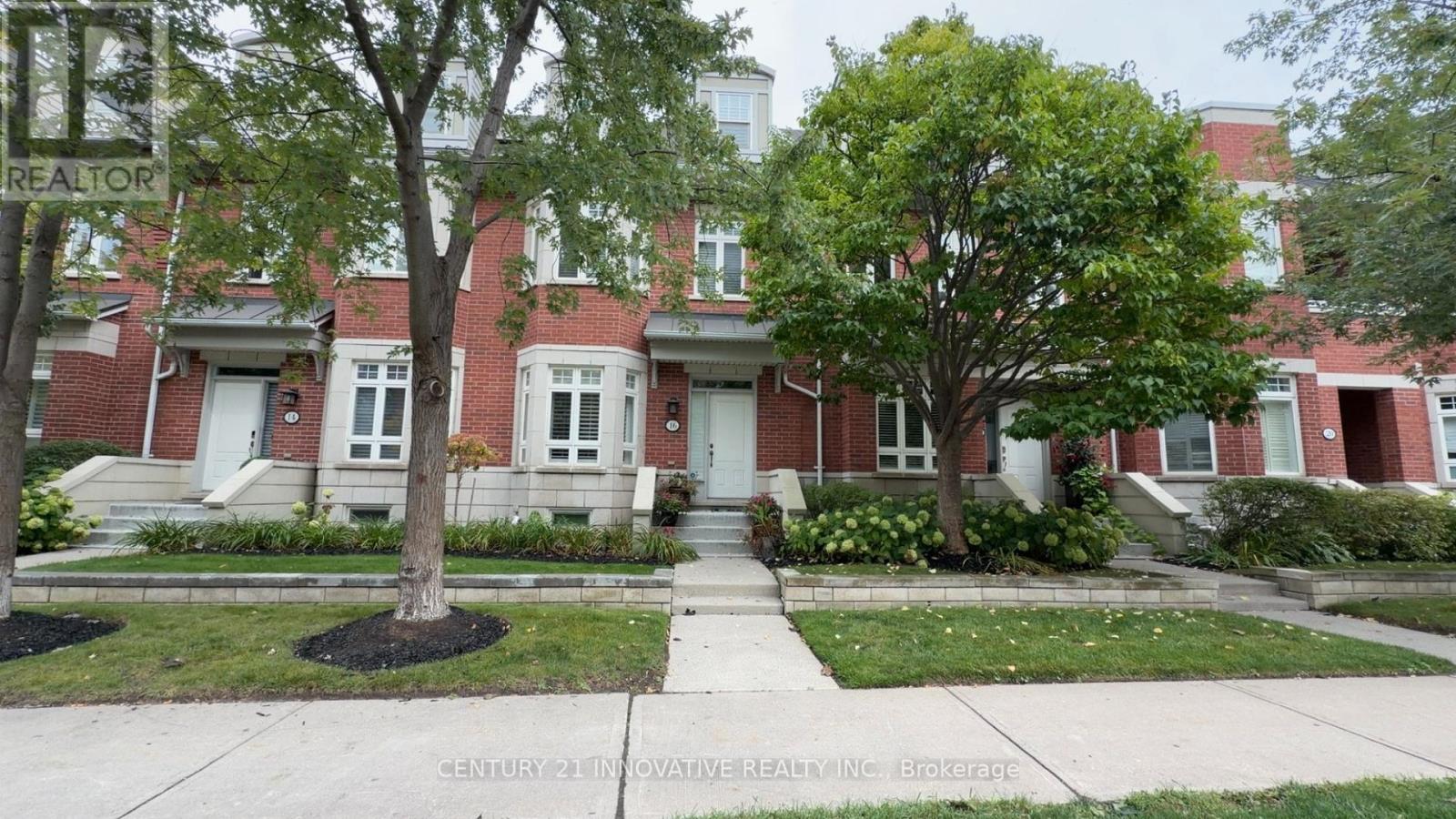 16 St Lawrence Drive, Mississauga, Ontario  L5G 4V6 - Photo 2 - W13851108