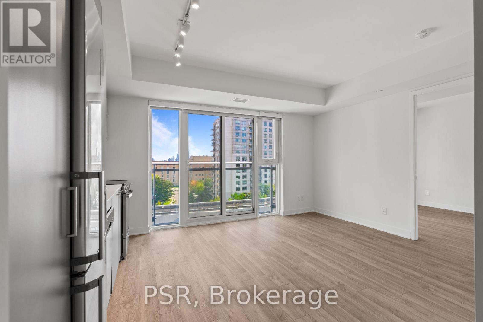 517 - 299 Campbell Avenue, Toronto, Ontario  M6P 3V7 - Photo 2 - W13851246