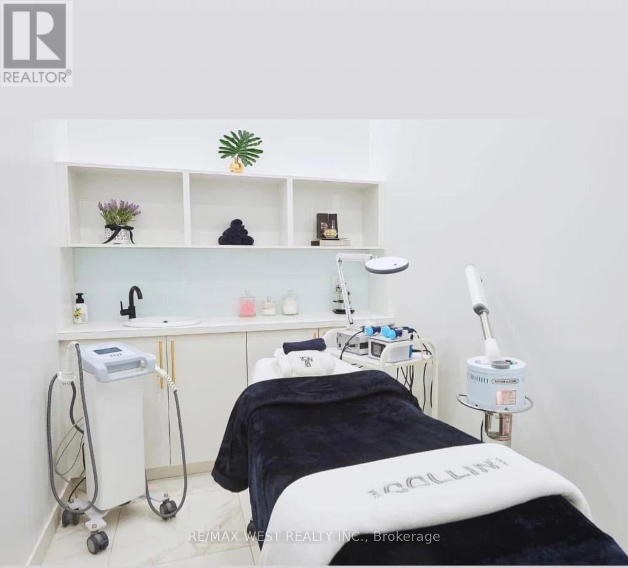 4 - RM #3 - 5027 HURONTARIO STREET, Mississauga, Ontario