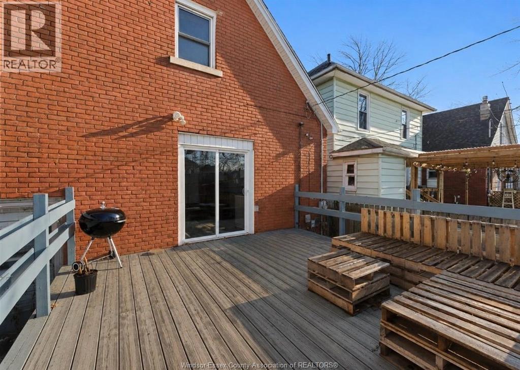 977 Gladstone, Windsor, Ontario N9A 2R5 - Photo 11 - 26024109