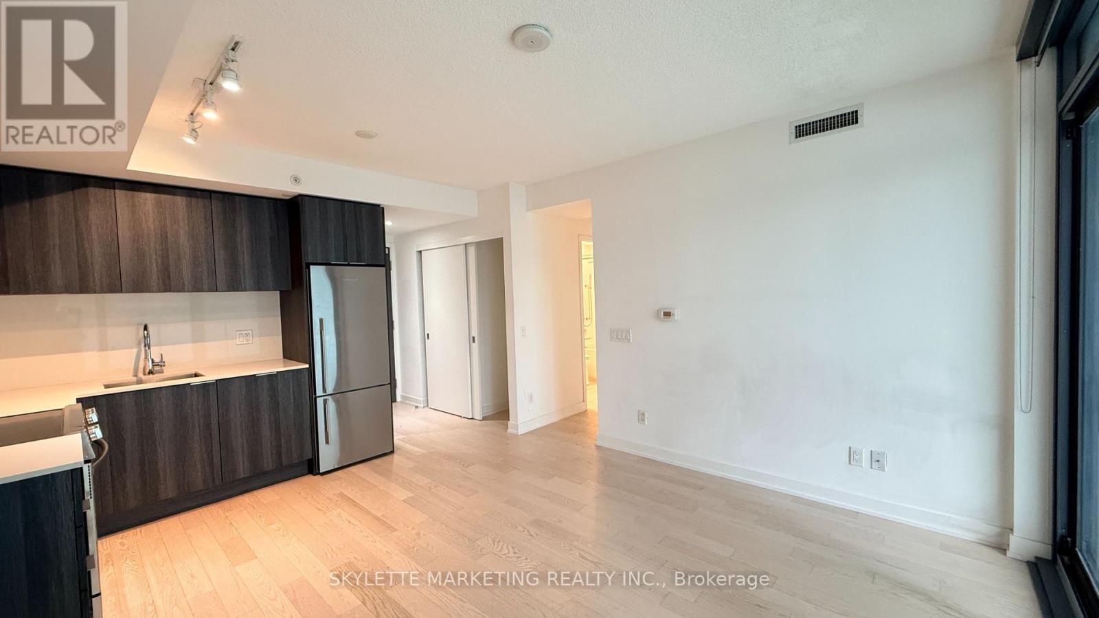 1011 - 25 Richmond Street E, Toronto, Ontario  M5C 0A6 - Photo 8 - C13816410