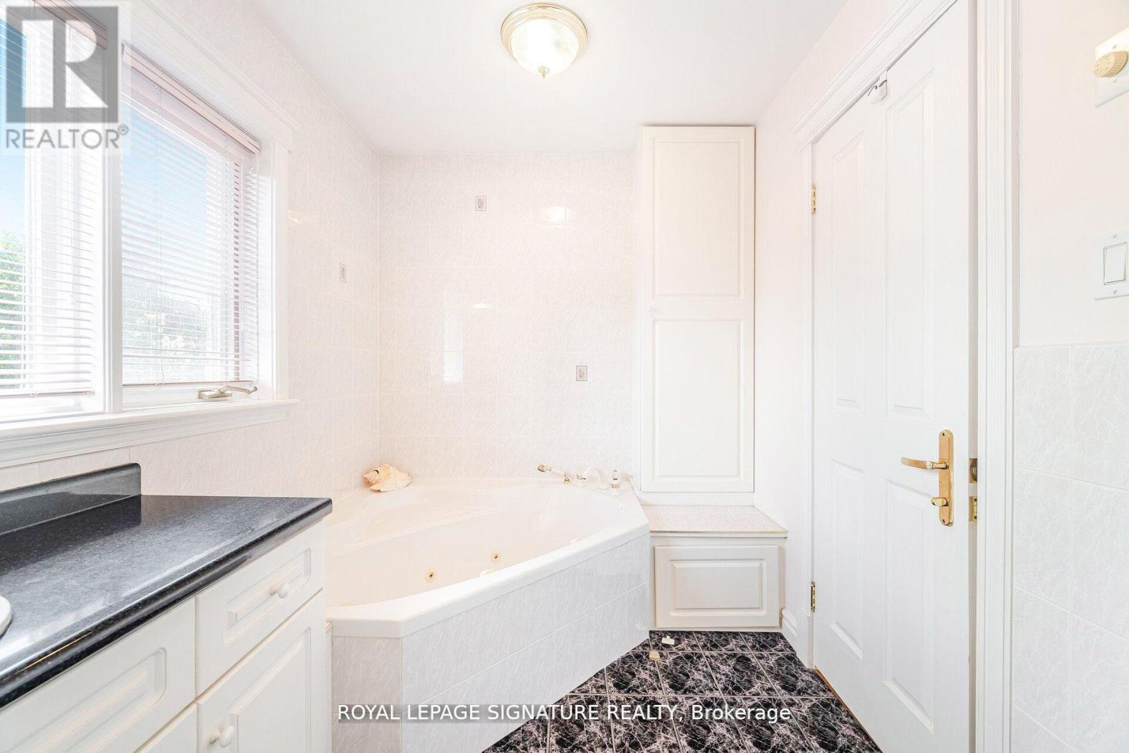 4097 Hickory Drive, Mississauga, Ontario L4W 1L1 - Photo 29 - W13850144