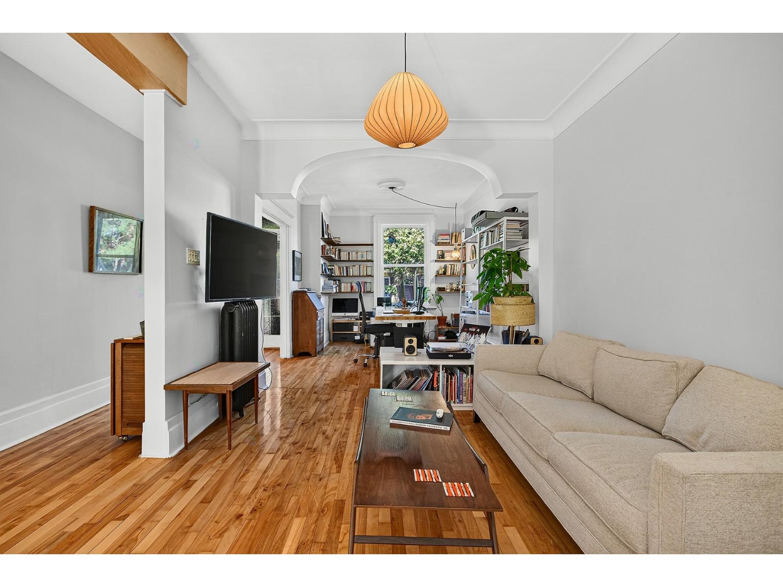 5980-5984 Av. De Lorimier Montréal (Rosemont/La Petite-Patrie) Quebec Canada H2G2P3 4