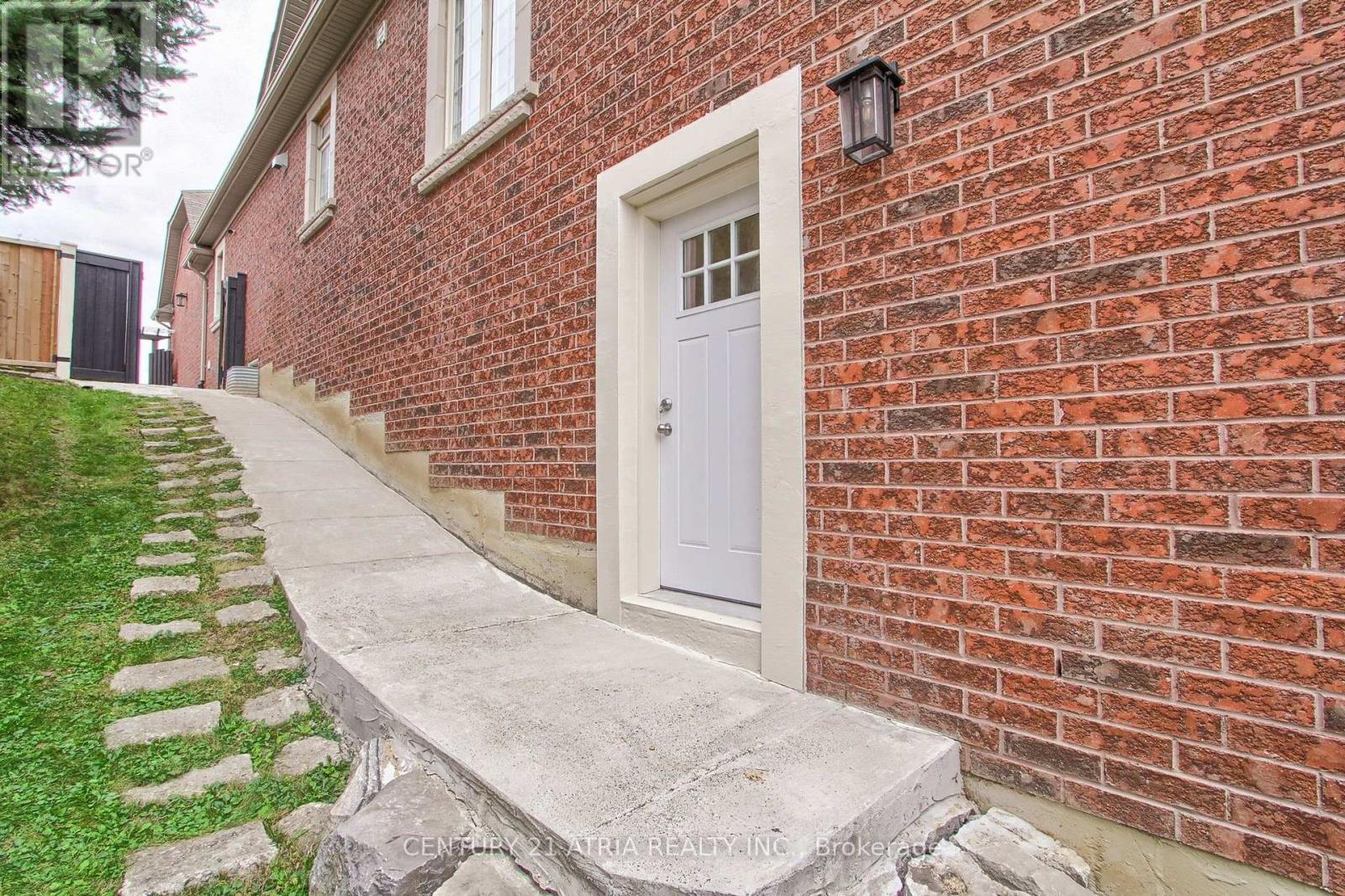 111 Zokol Drive, Aurora, Ontario  L4G 0B9 - Photo 35 - N13844234