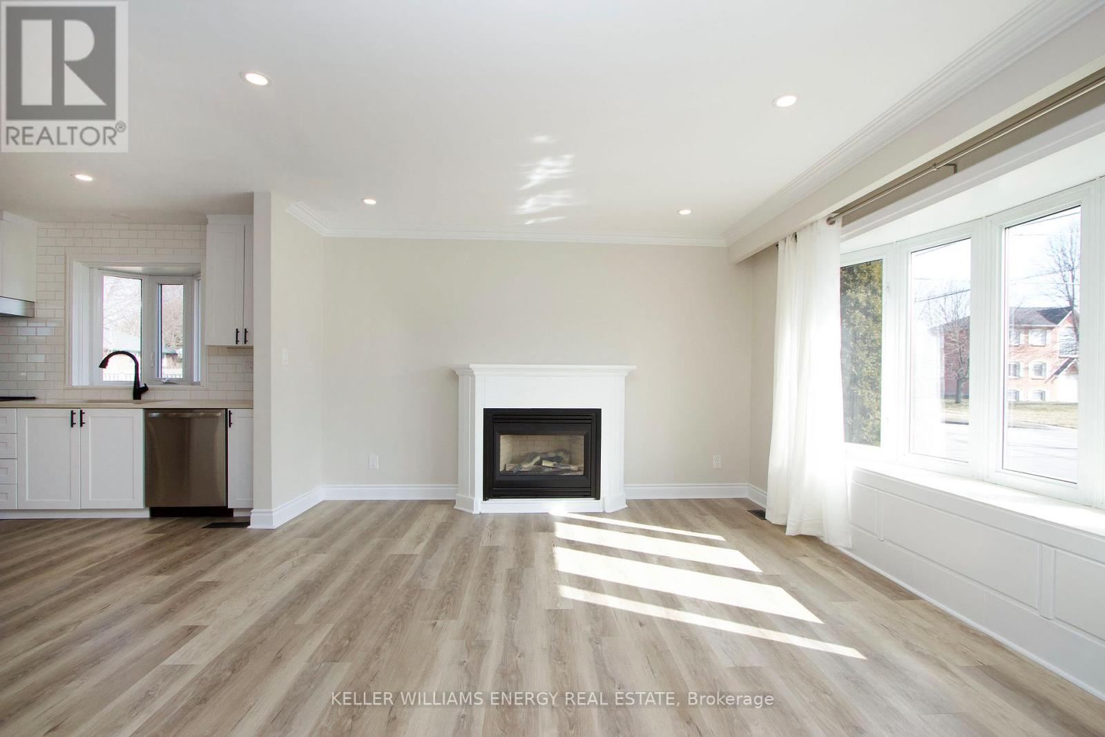 Main - 574 Olive Avenue, Oshawa, Ontario  L1H 2R3 - Photo 2 - E13851486