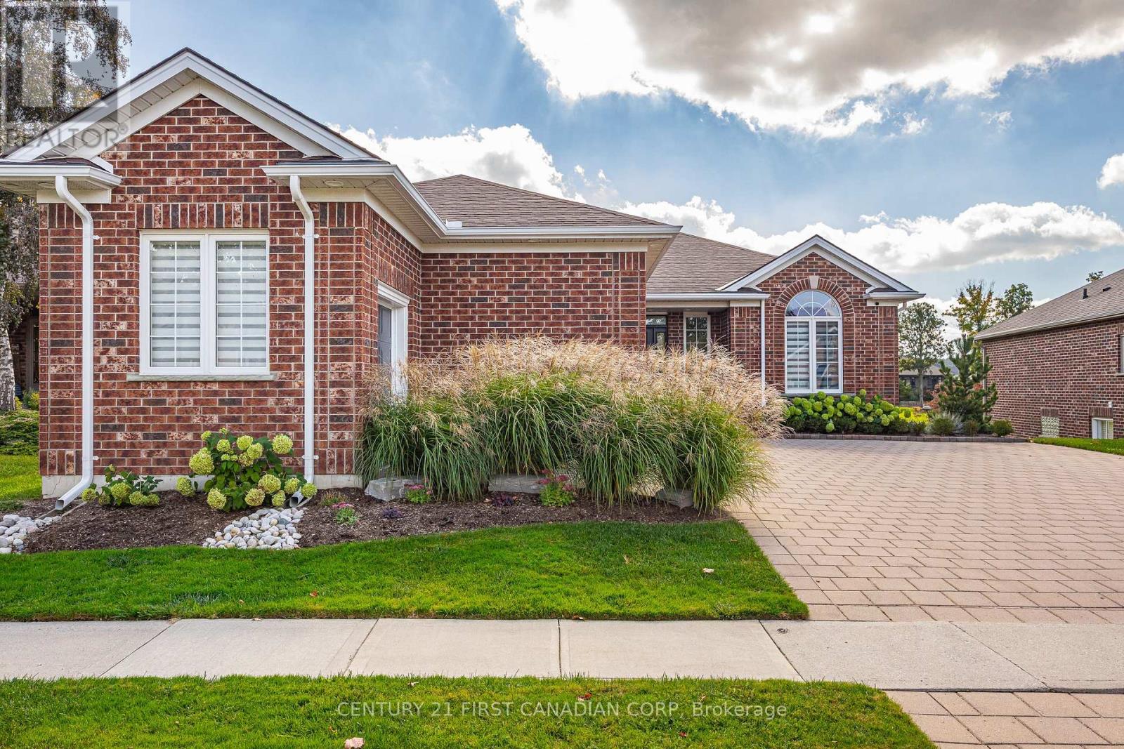 1048 Sandy Somerville Drive, London South, Ontario  N6K 5R1 - Photo 3 - X13851532