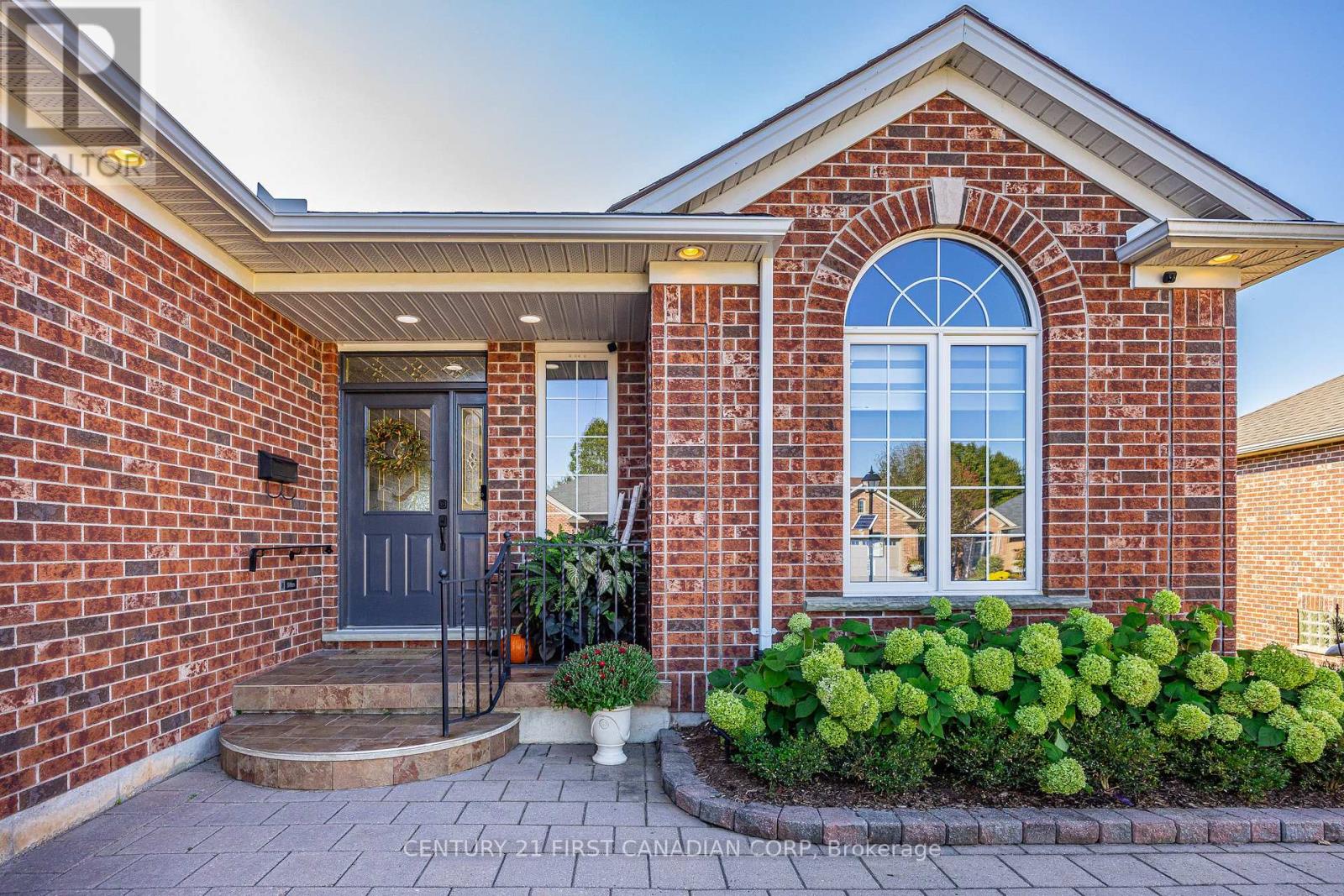 1048 Sandy Somerville Drive, London South, Ontario  N6K 5R1 - Photo 5 - X13851532